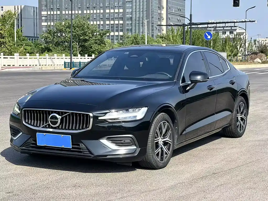 Volvo S60 2022