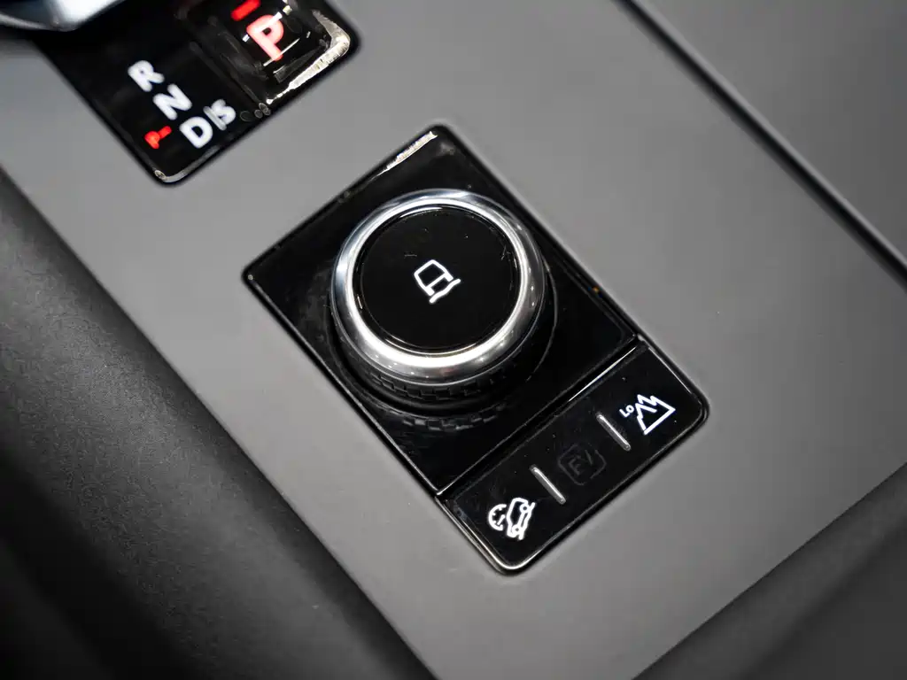 Land Rover Discovery 2021 — фото 16