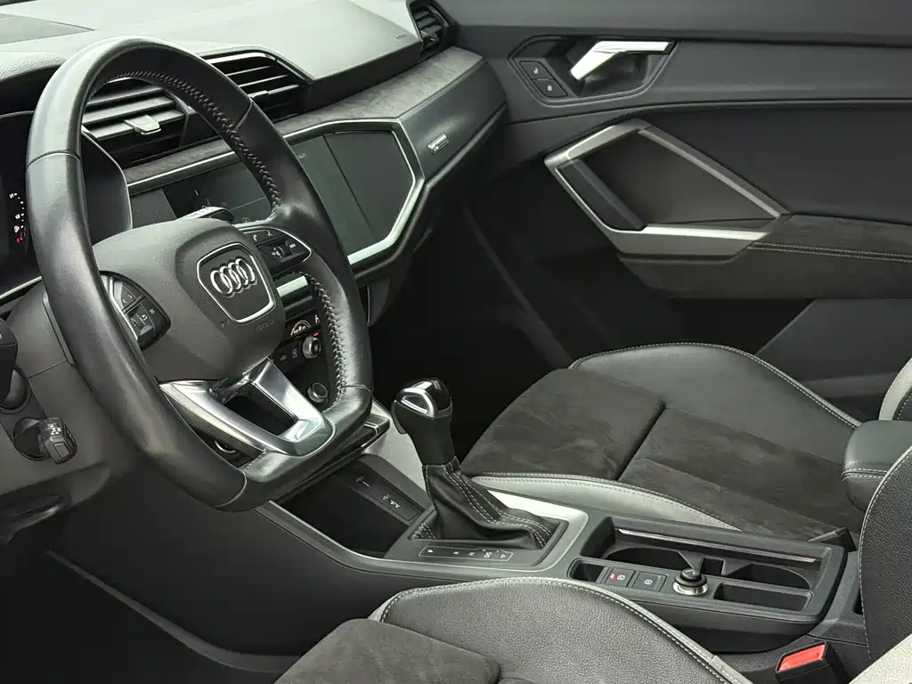 Audi Q3 2021 — фото 20