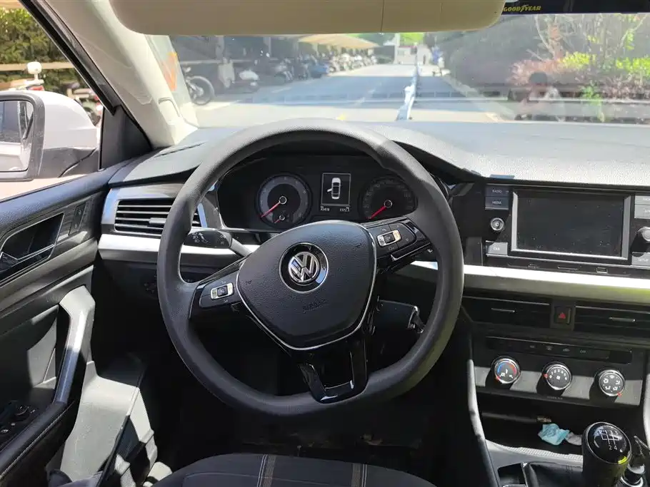 Volkswagen Lavida 2018 — фото 15
