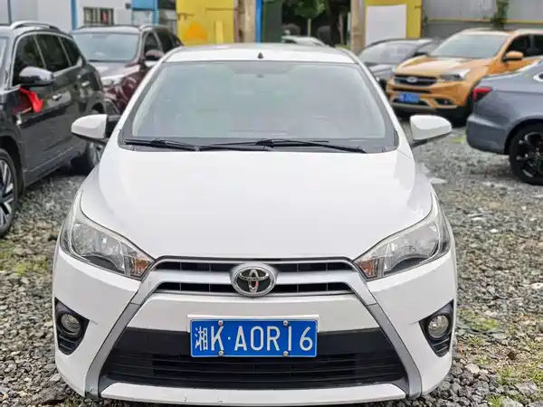 Toyota Yaris L 2014