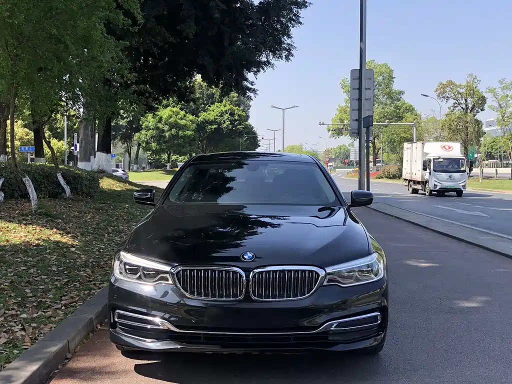 BMW 5 Series 2019 — фото 2