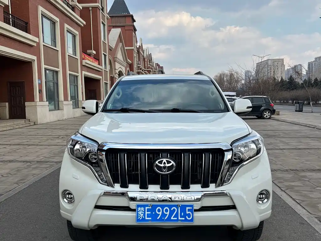 Toyota Prado 2015 — фото 2