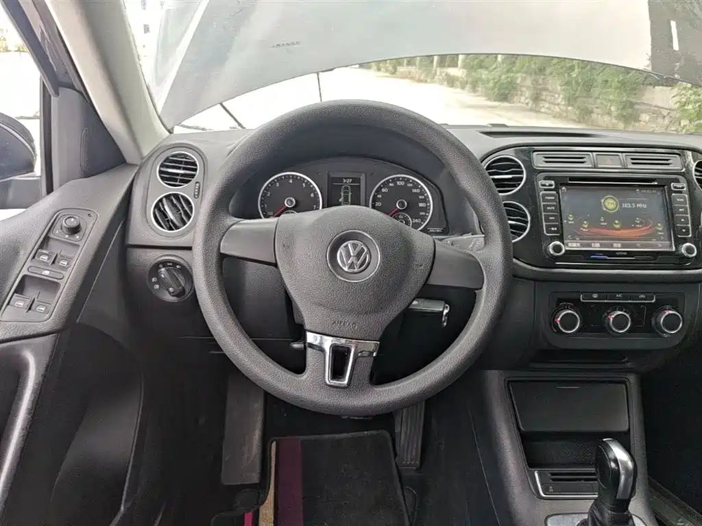 Volkswagen Tiguan 2014 — фото 11