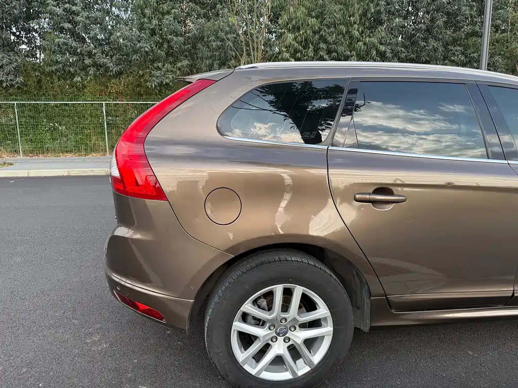 Volvo XC60 2016 — фото 29