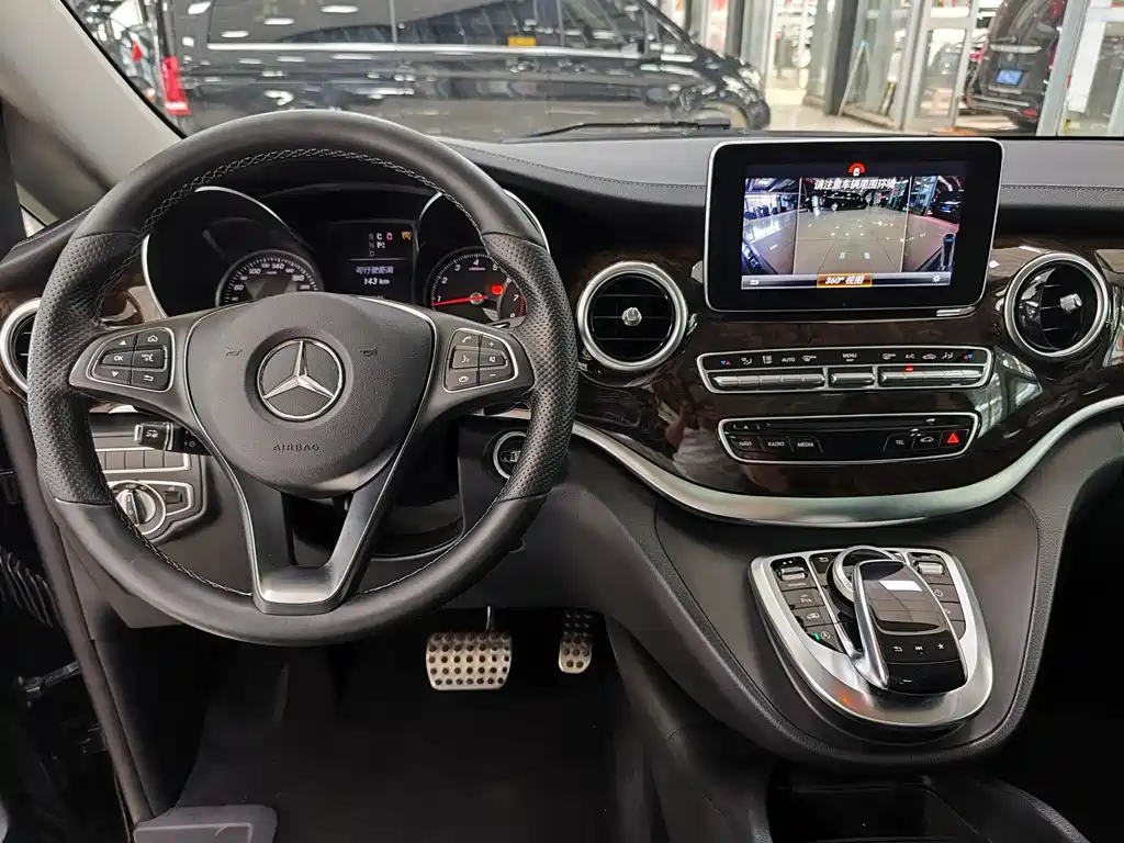 Mercedes-Benz V-Class 2019 — фото 13
