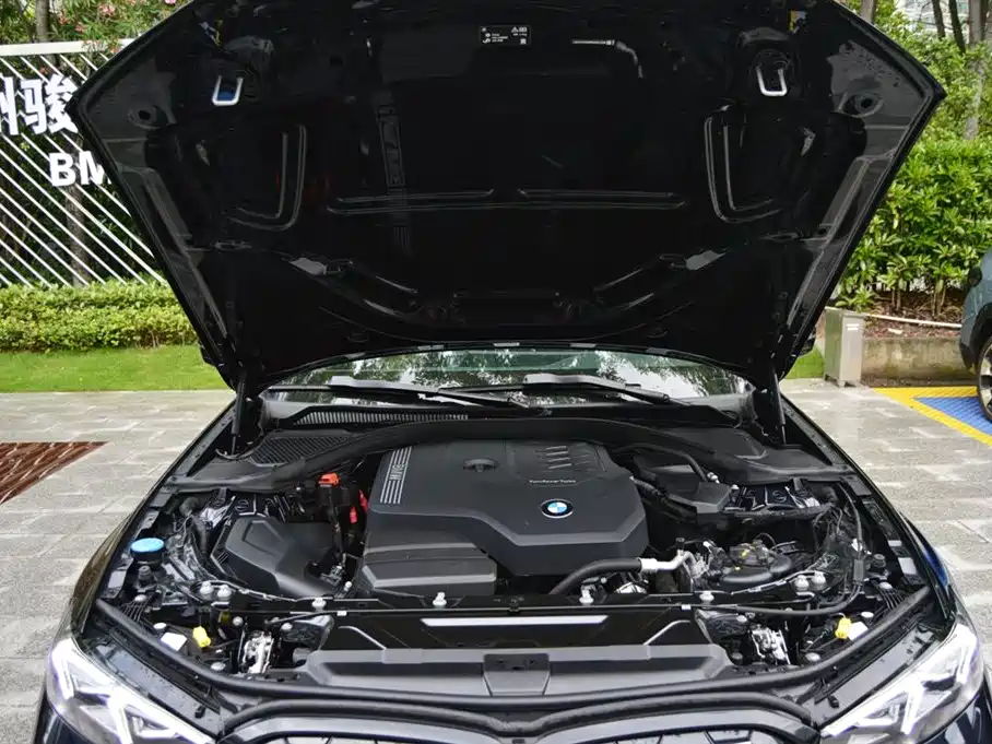 BMW 3 Series 2025 — фото 13
