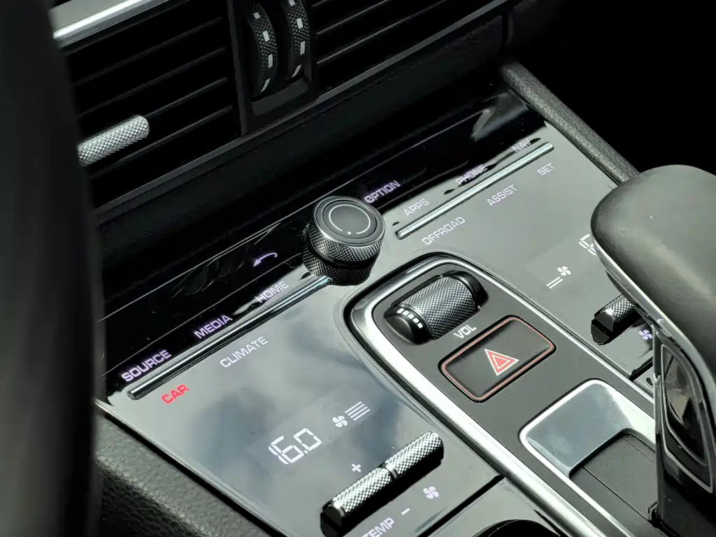Porsche Cayenne 2018 — фото 15