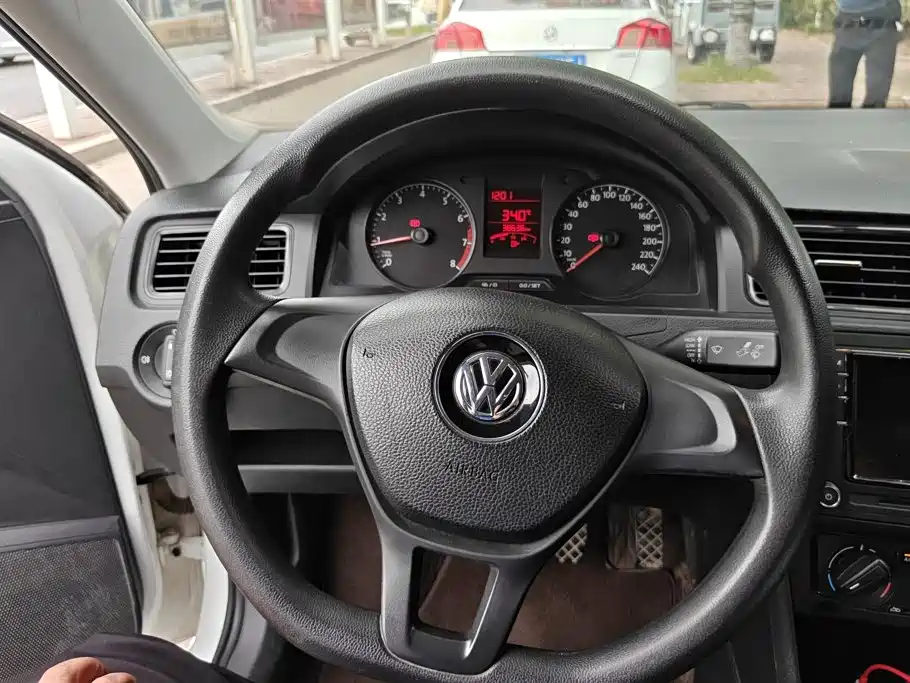 Volkswagen Santana 2018 — фото 15