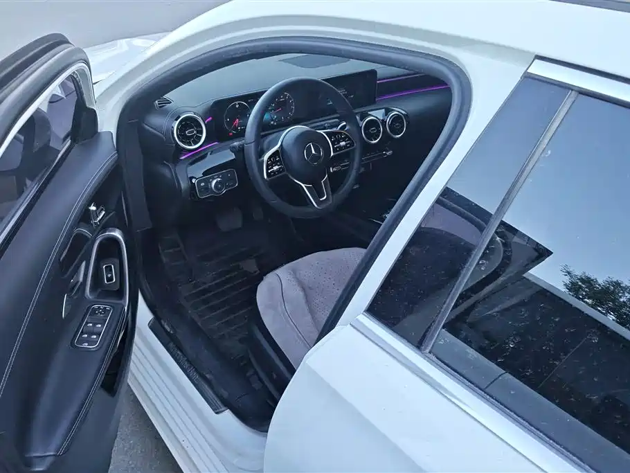 Mercedes-Benz A-Class 2023 — фото 9