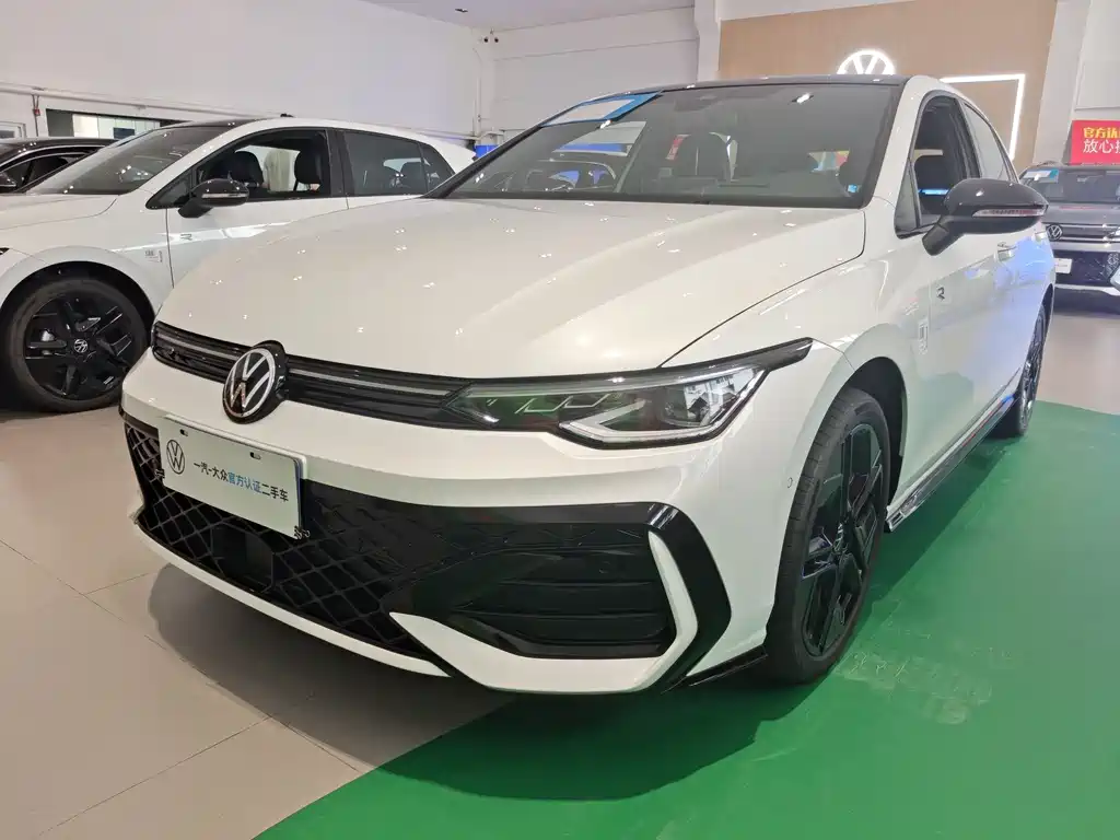 Volkswagen Golf 2025