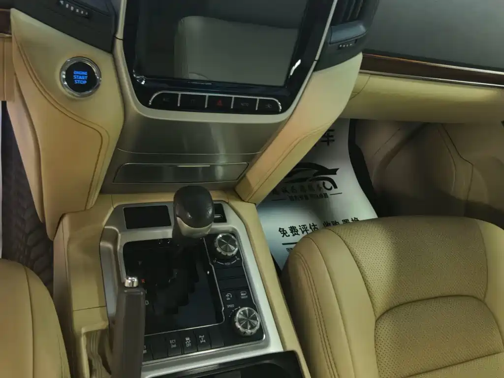 Toyota Land Cruiser 2017 — фото 6