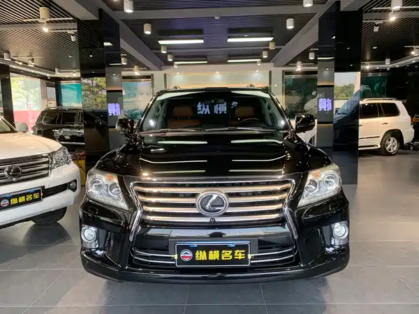 Lexus LX 2013