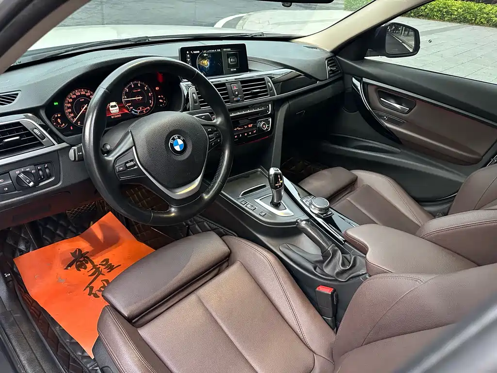BMW 3 Series 2019 — фото 16