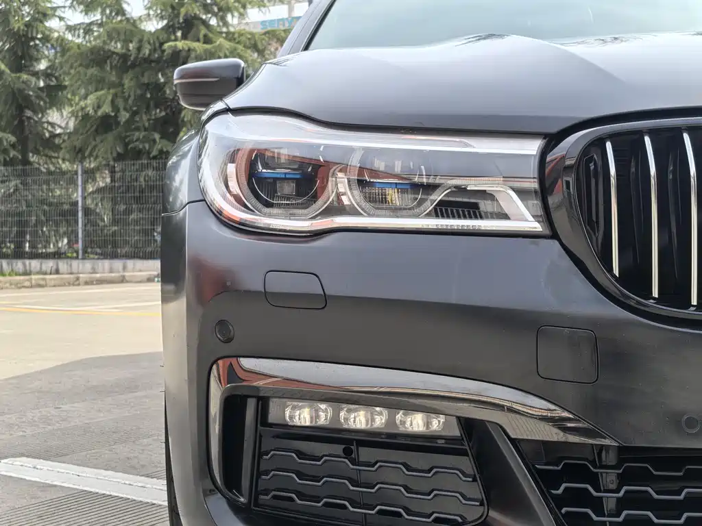 BMW 7 Series 2018 — фото 23