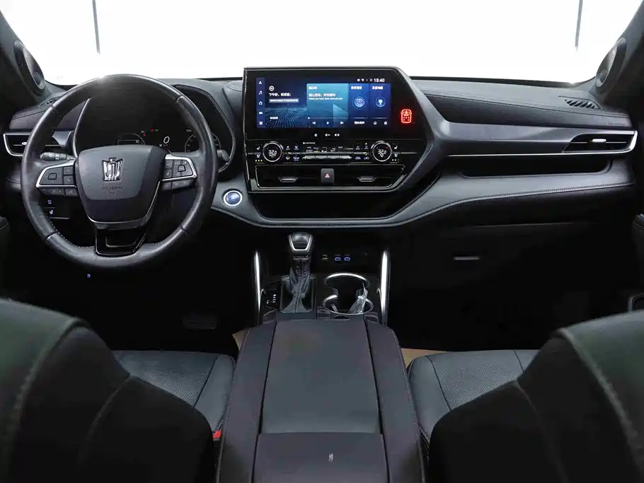 Toyota Crown Kluger 2022 — фото 28
