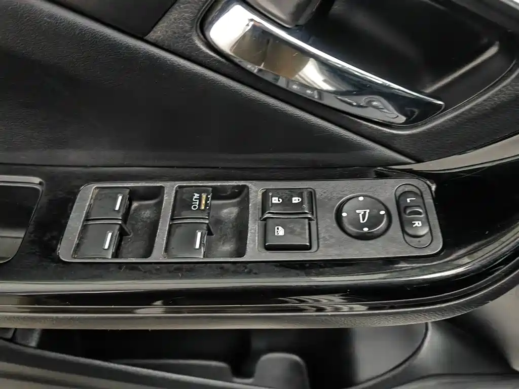 Honda Spirior 2017 — фото 9