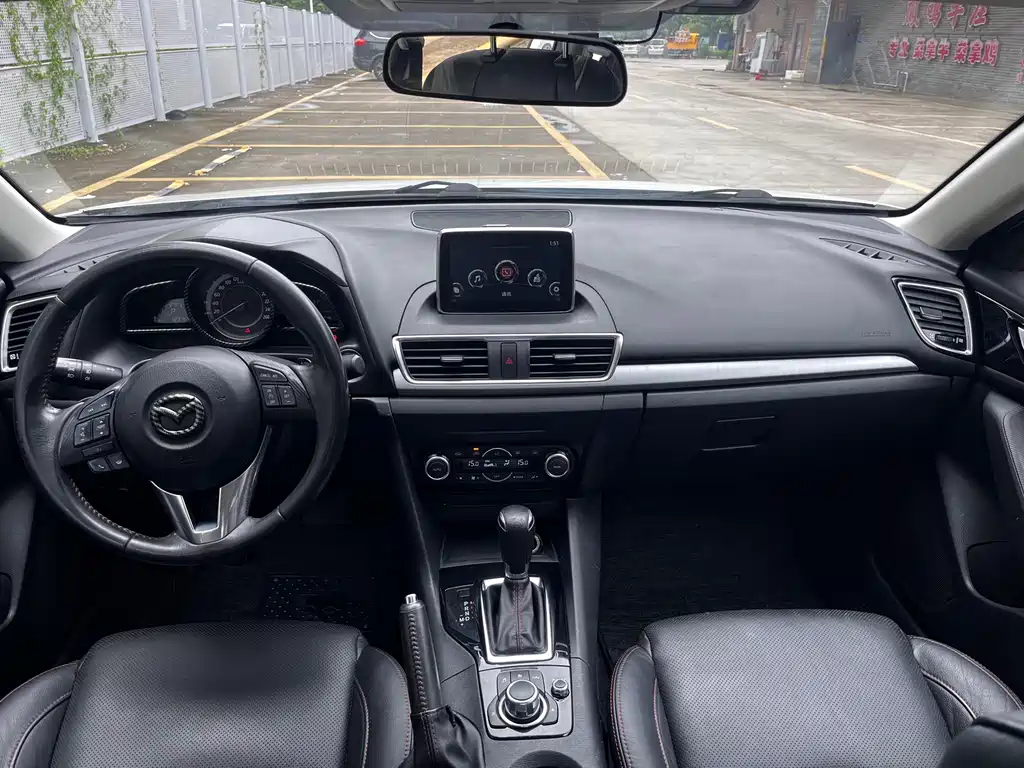 Mazda 3 Angkesela 2016