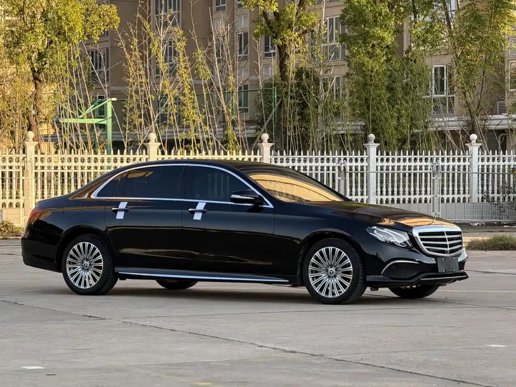 Mercedes-Benz E-Class 2019 — фото 15