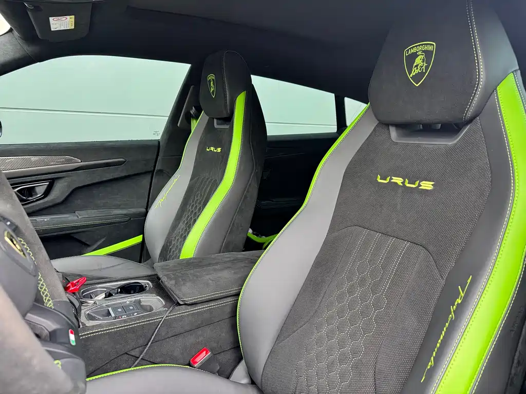 Lamborghini Urus 2023 — фото 13