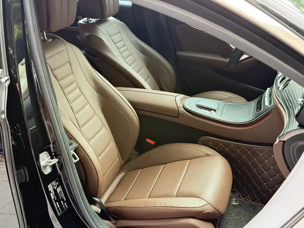 Mercedes-Benz E-Class 2021 — фото 15