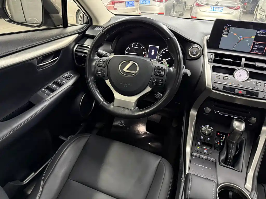Lexus NX 2020 — фото 11
