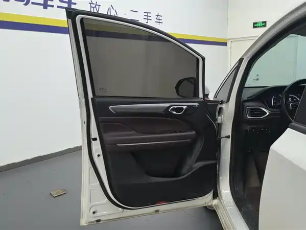 GAC Trumpchi M6 2023