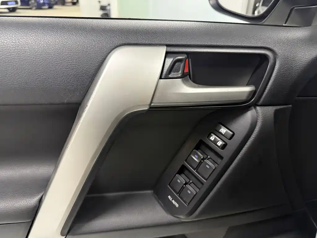 Toyota Prado 2019 — фото 18