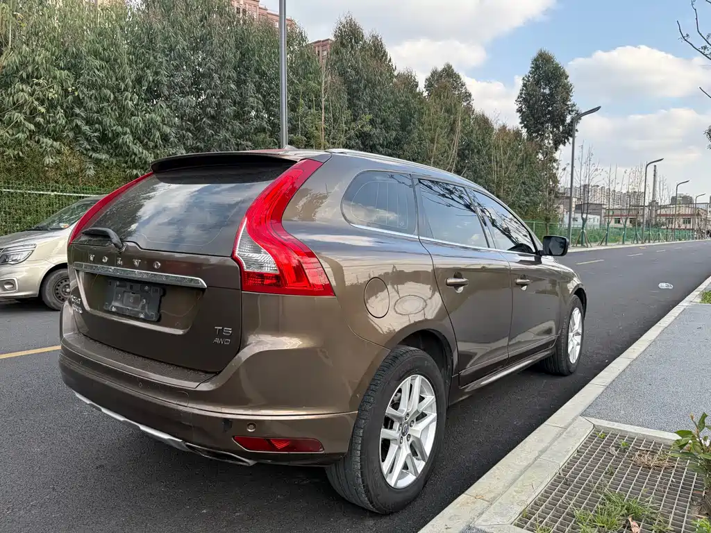 Volvo XC60 2016 — фото 28