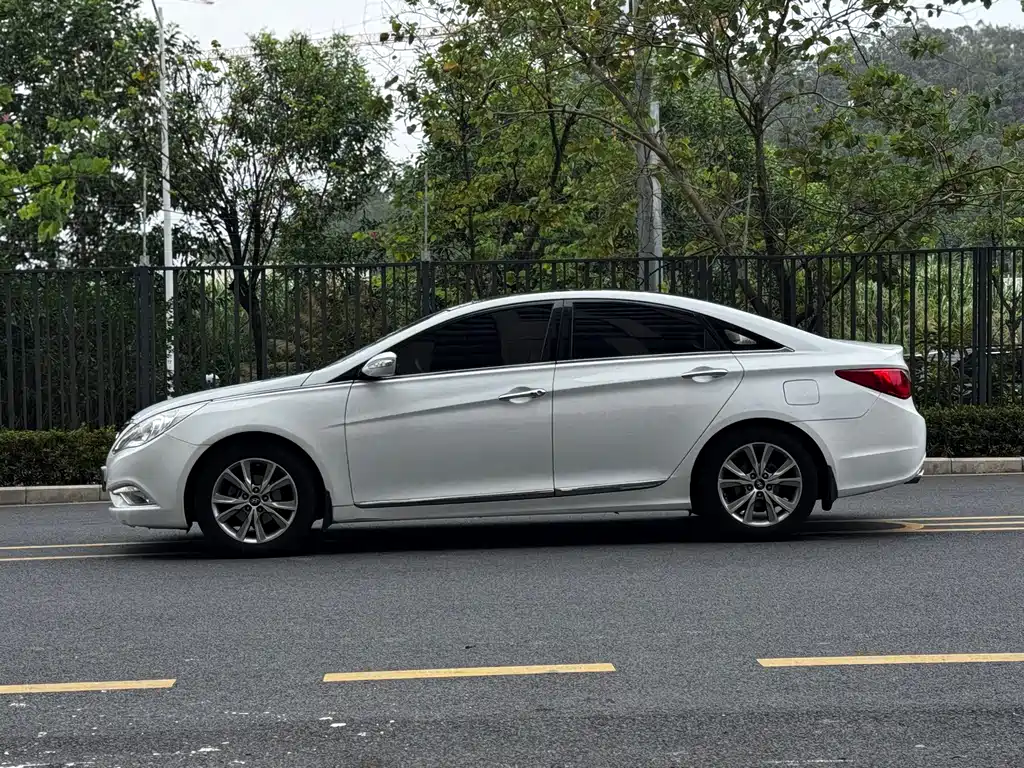 Hyundai Sonata 2014 — фото 8