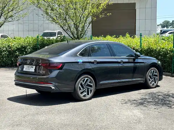 Volkswagen Sagitar 2025