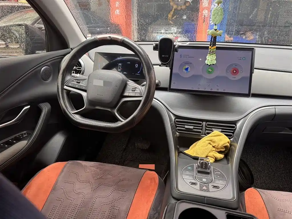 BYD Seal 05 DM-i 2025 — фото 8