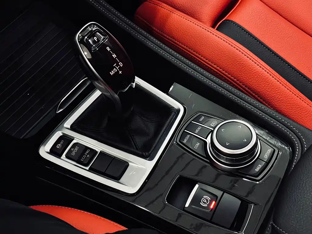 BMW 1 Series 2023 — фото 13