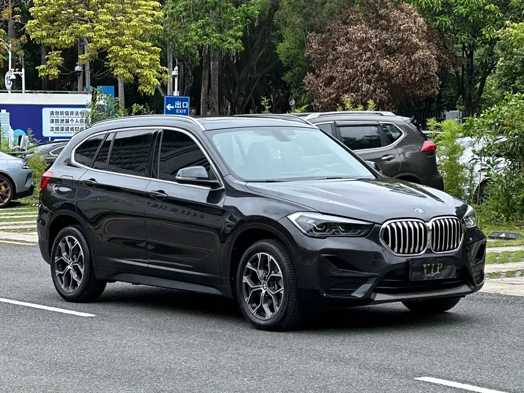 BMW X1 2021 — фото 3