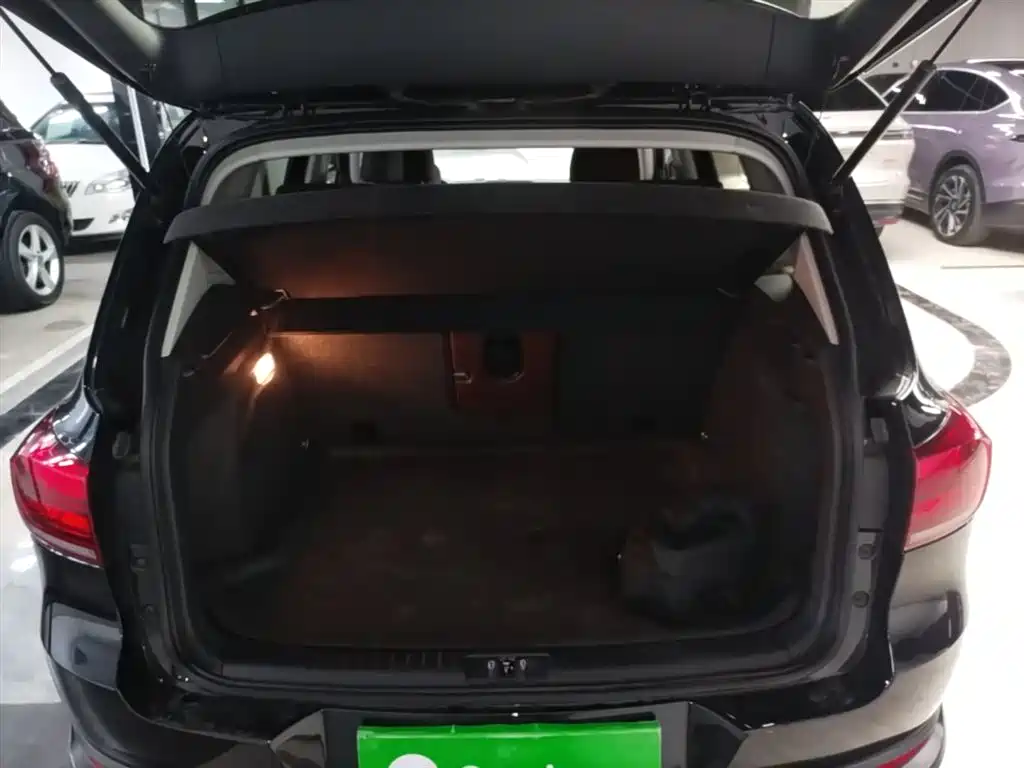 Volkswagen Tiguan 2015 — фото 19