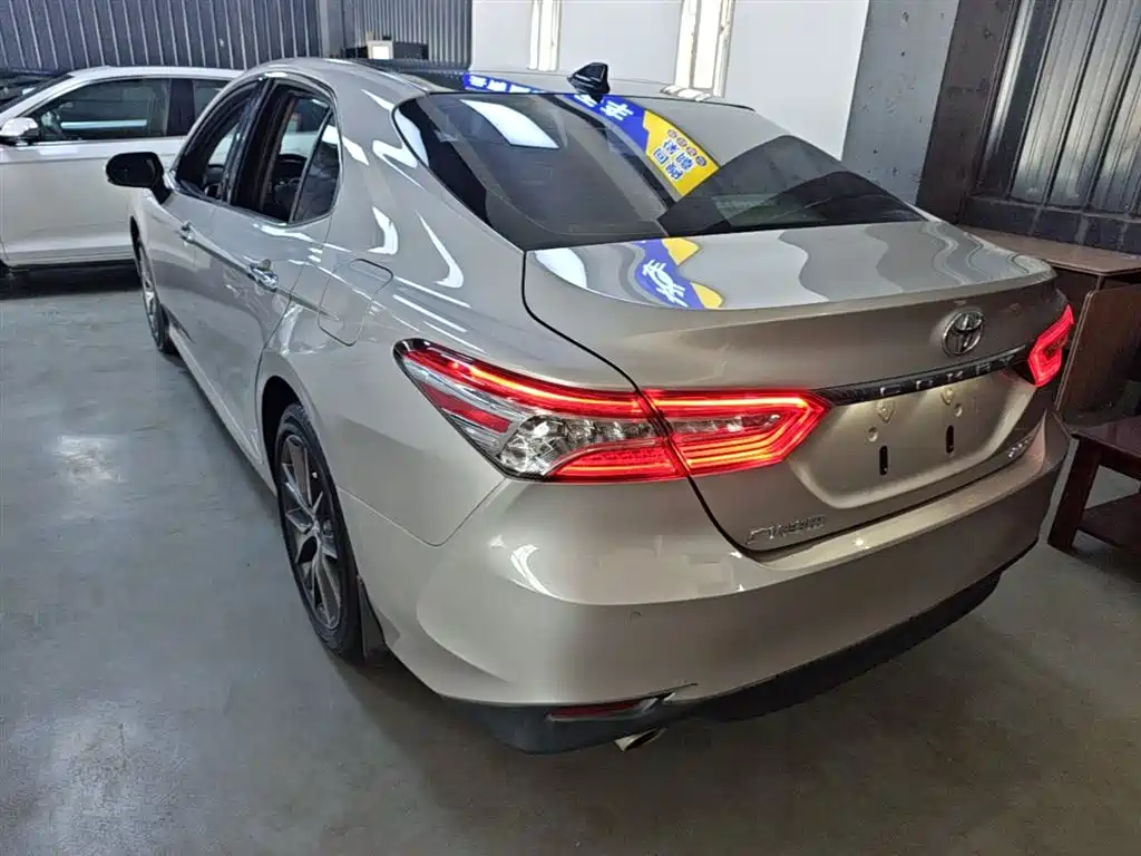 Toyota Camry 2021 — фото 5