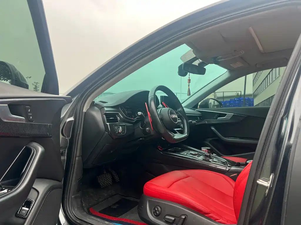 Audi A4L 2019