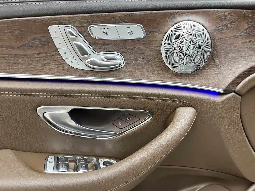 Mercedes-Benz E-Class 2023 — фото 15