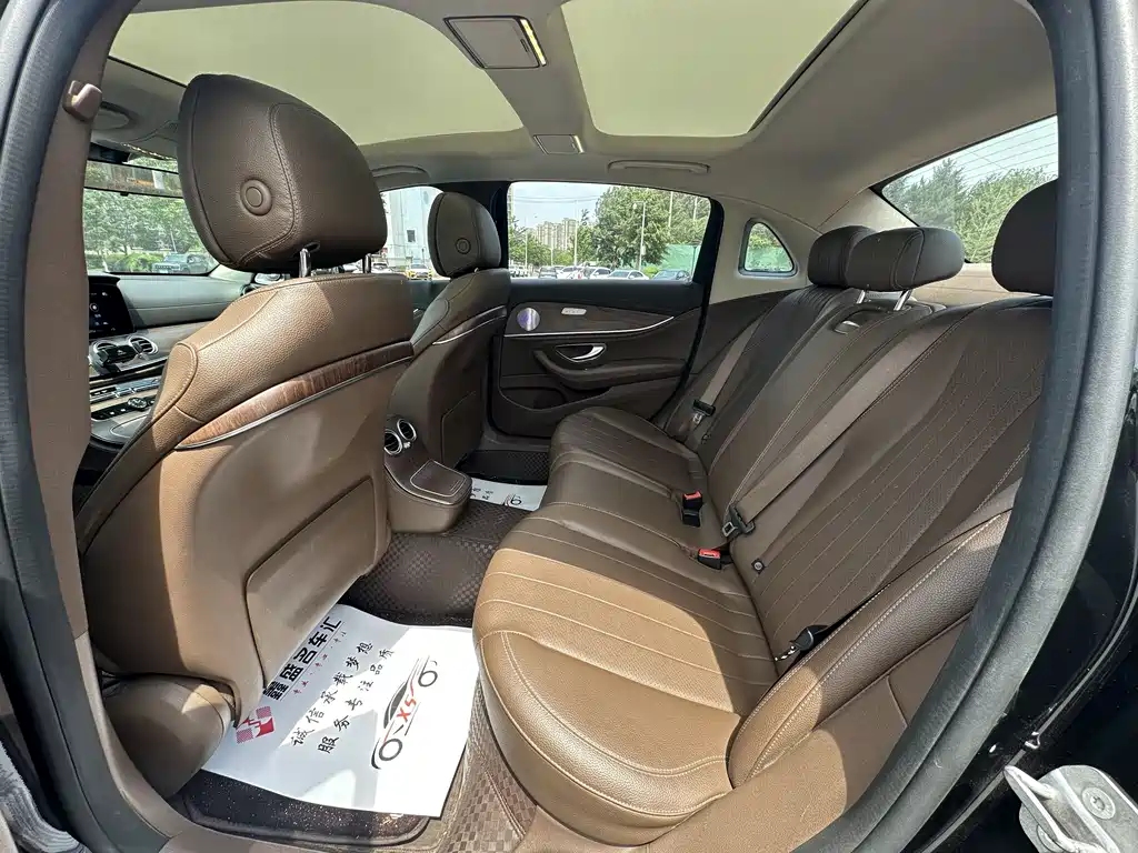 Mercedes-Benz E-Class 2023 — фото 8