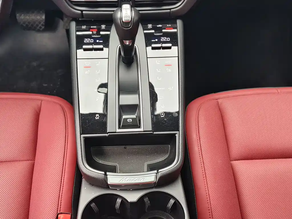 Porsche Macan 2023 — фото 12