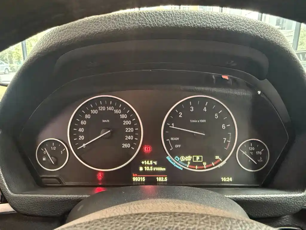 BMW 3 Series 2018 — фото 10