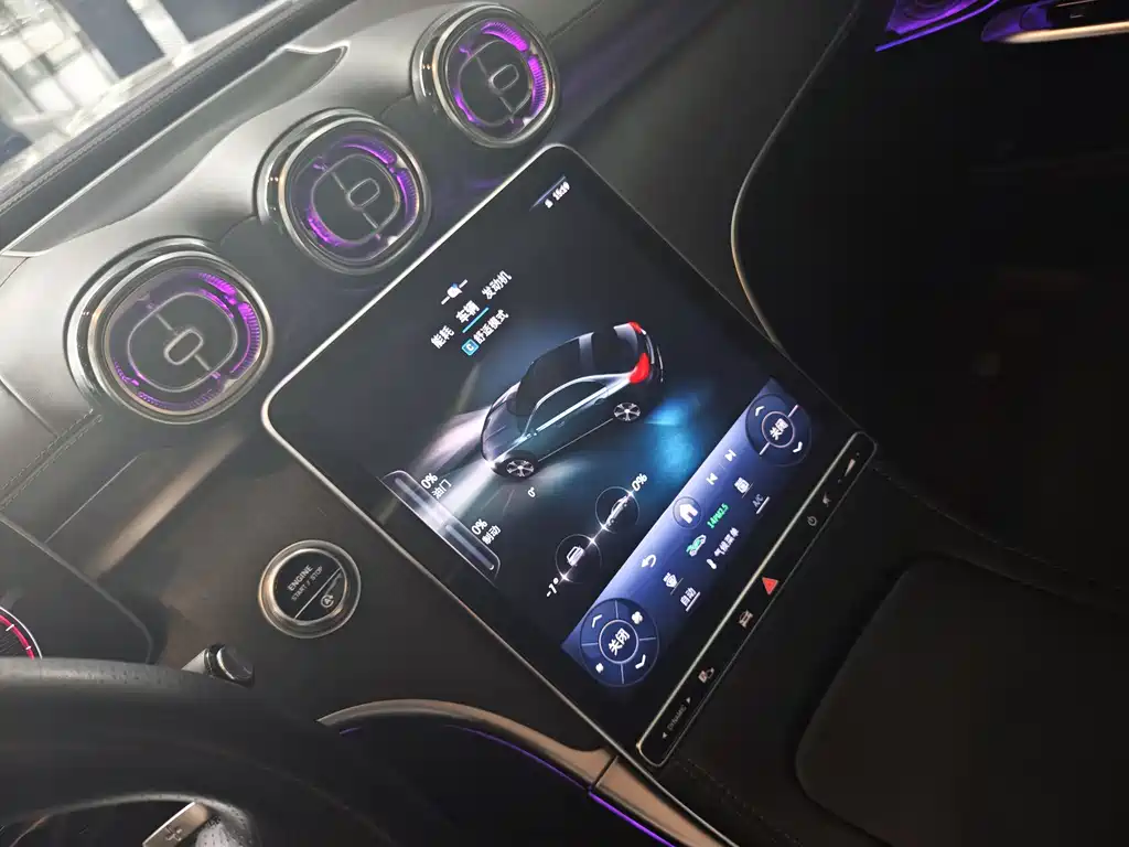 Mercedes-Benz C-Class 2023 — фото 17