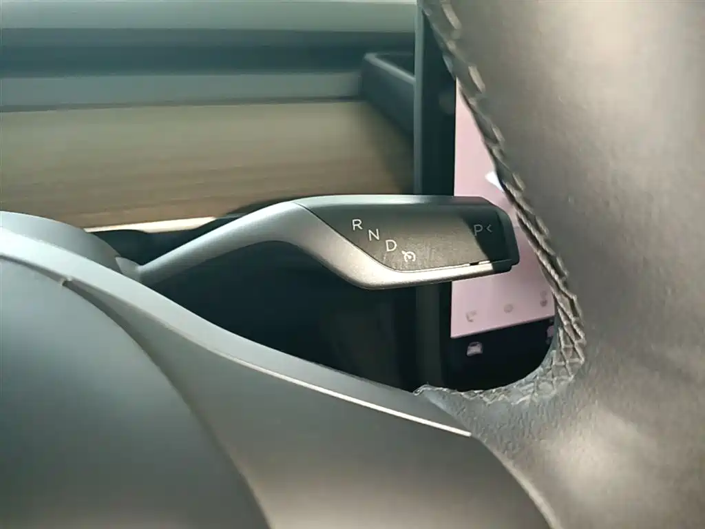 Tesla Model 3 2023 — фото 14