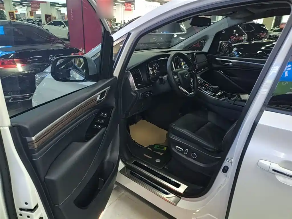 GAC Motor Trumpchi M8 2022 — фото 16