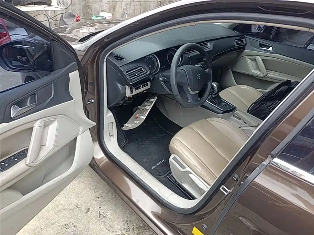 Peugeot 408 2015 — фото 16