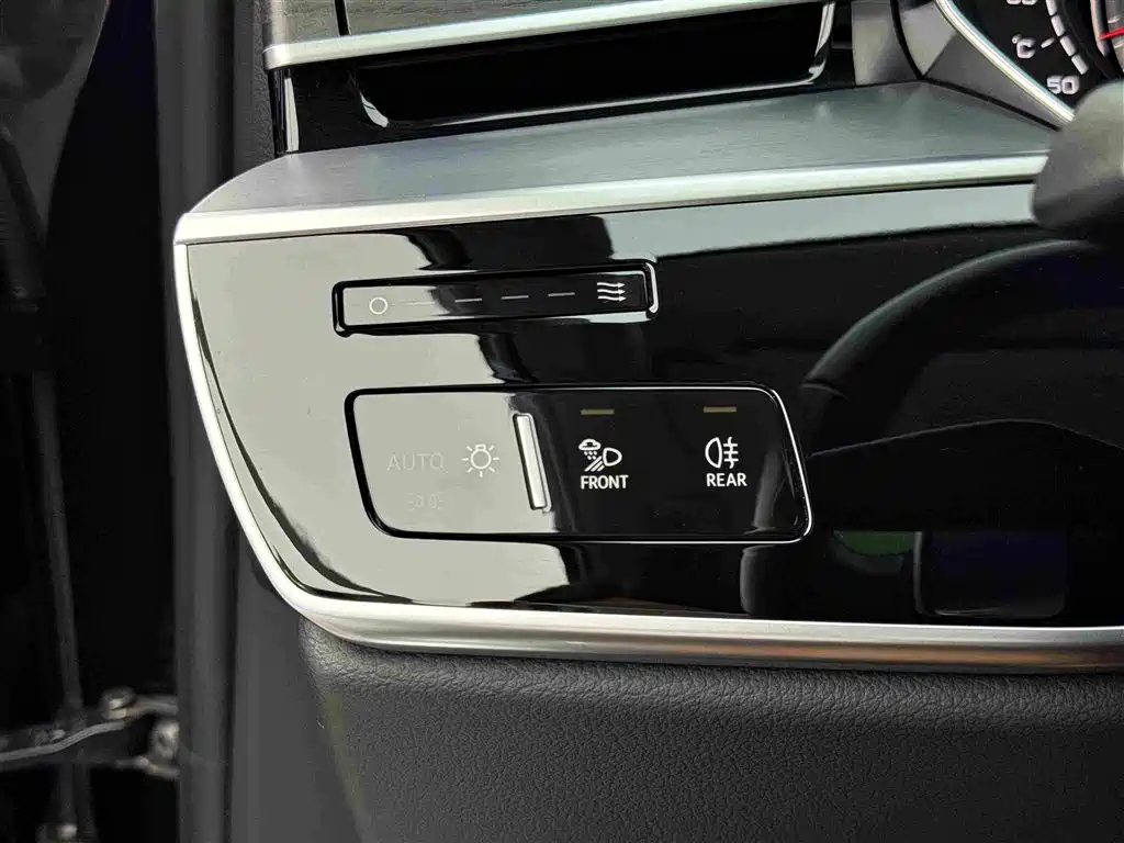 Audi A8 2023 — фото 19