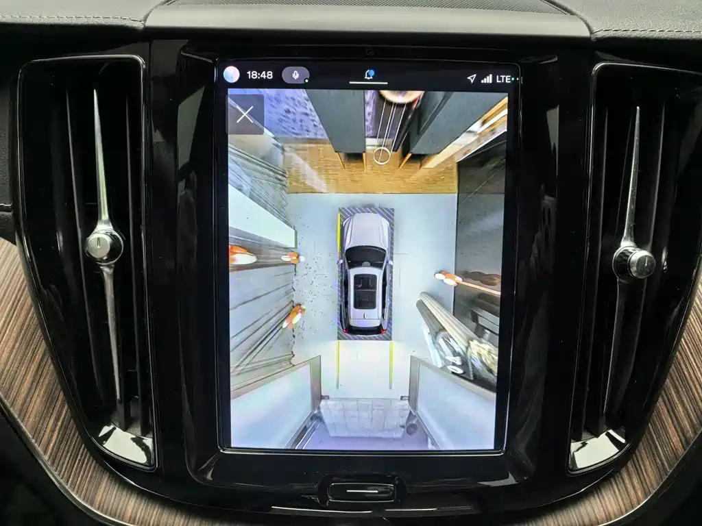 Volvo XC60 PHEV 2021 — фото 11