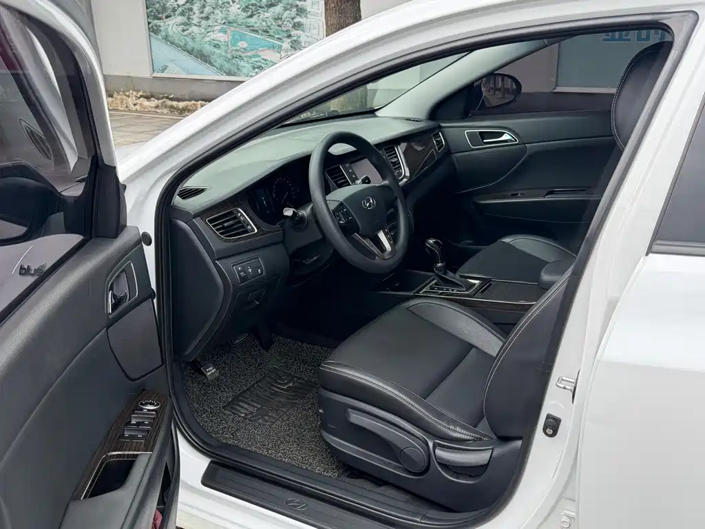 Hyundai Mistra 2016 — фото 8