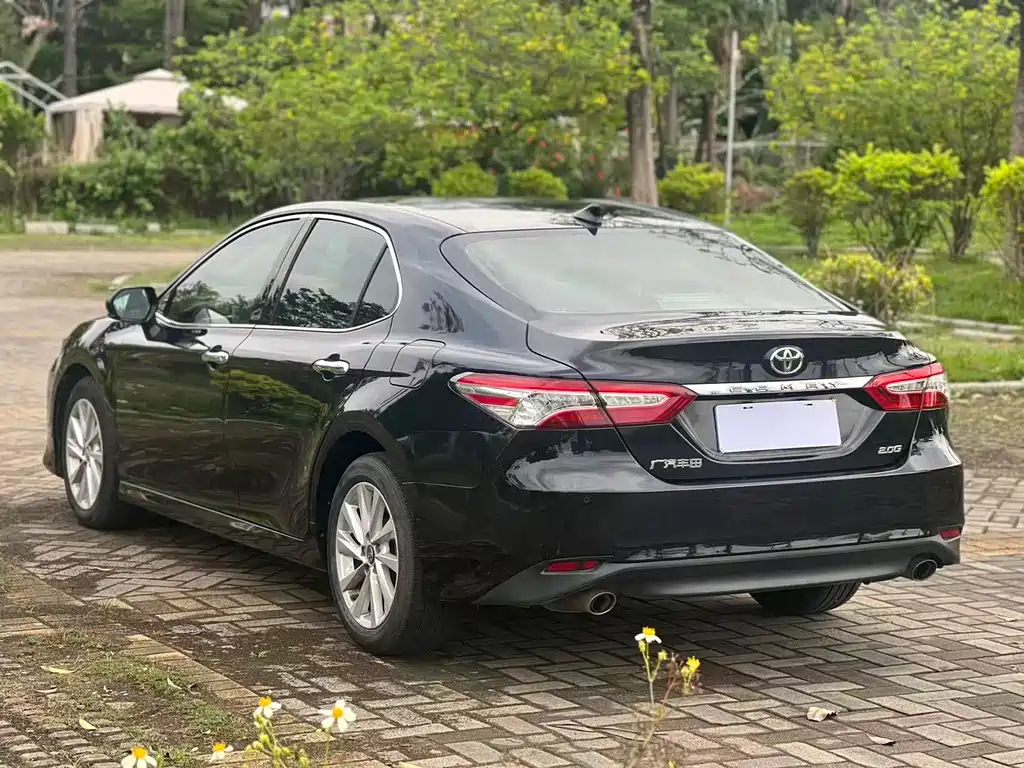 Toyota Camry 2021 — фото 18