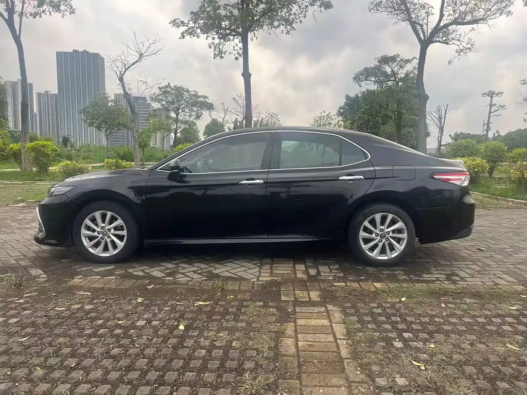 Toyota Camry 2021 — фото 14